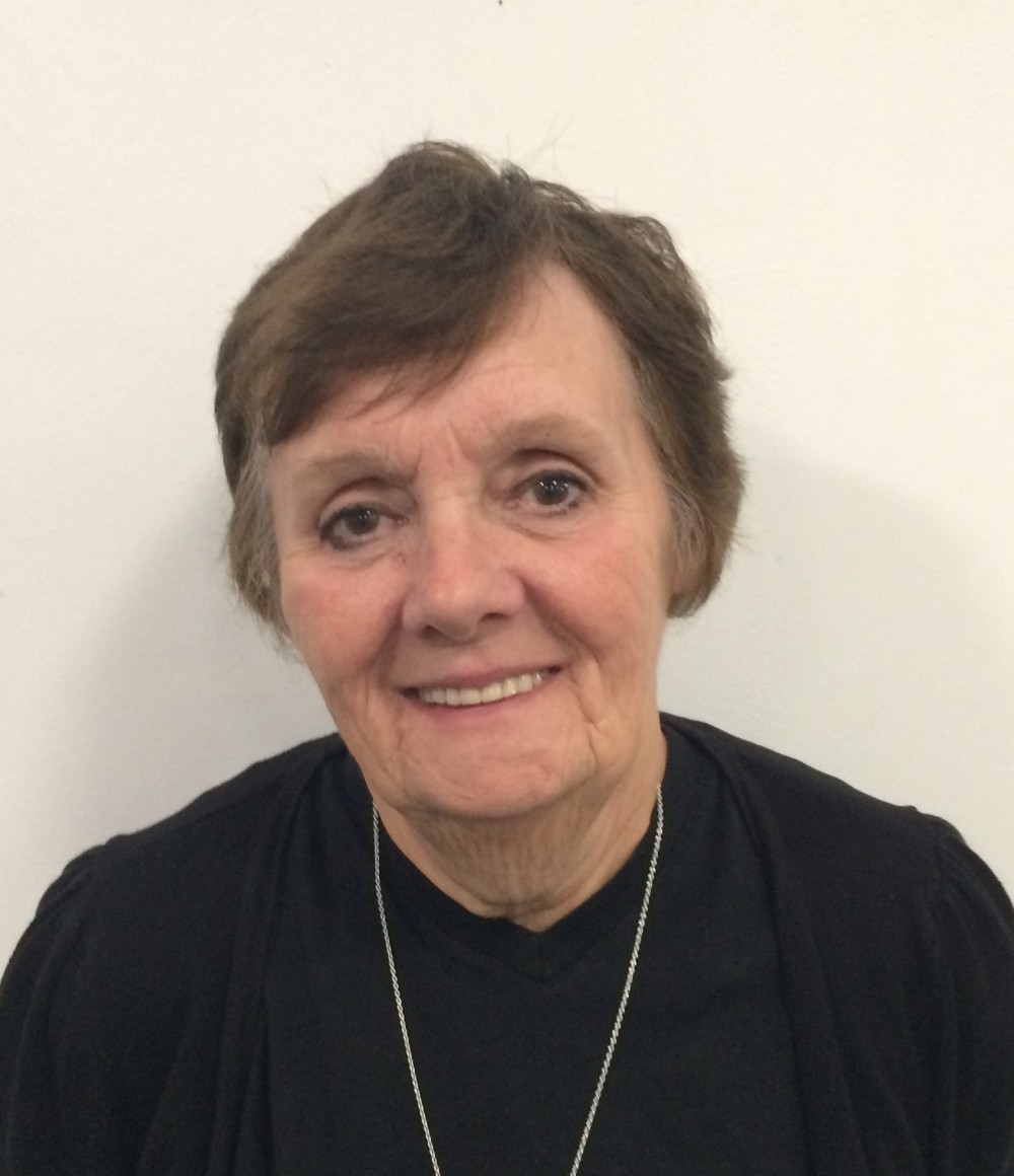Miss Kim Peake